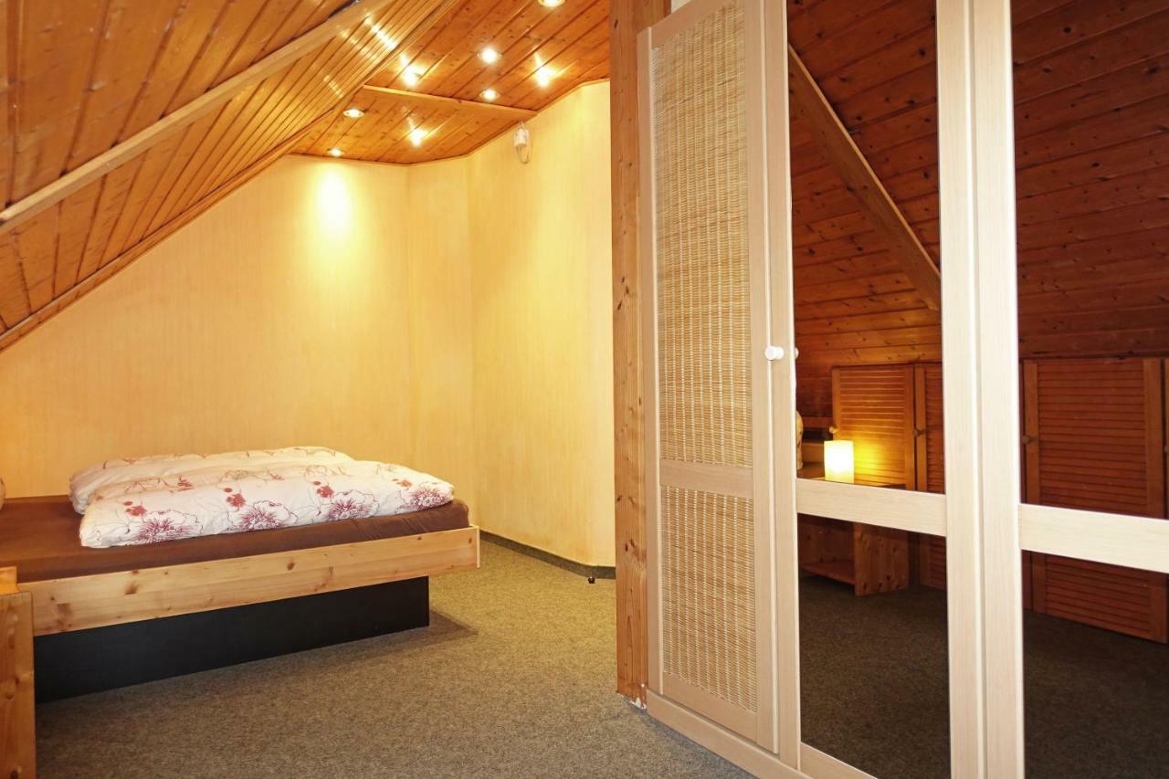 Ferienwohnung Mit Wasserbett Fw3 Saalfeld Saale Buitenkant foto